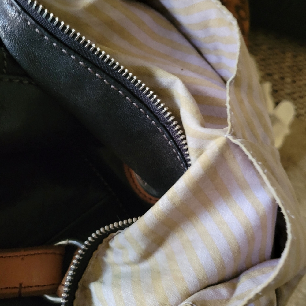 Vintage Fossil Hobo Bag - Picture 6 of 9